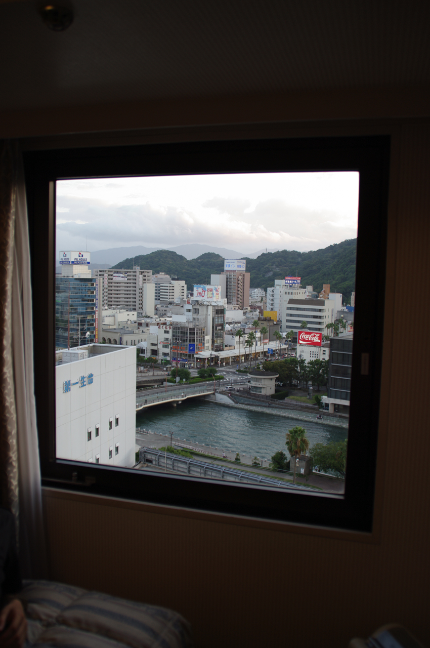 ホテルの部屋から見る徳島市街